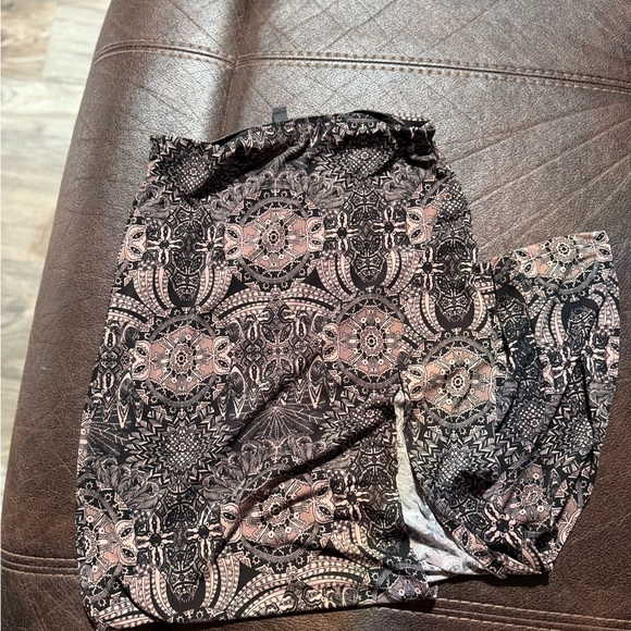 3 for 25$ Windsor Black and tan Maxi Skirt - Picture 1 of 3
